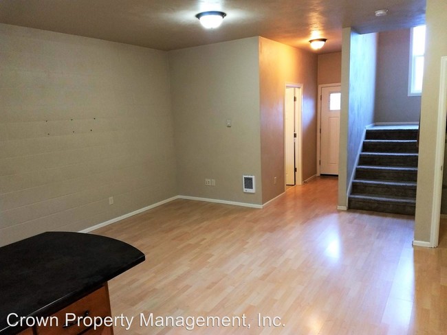 Building Photo - 1150-1180 Jacobs Dr