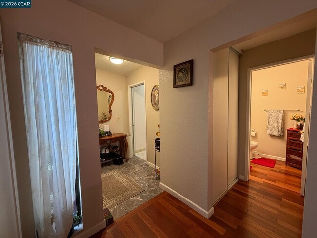 Foto del edificio - 6 Basin Ct