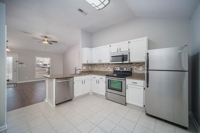 Foto del edificio - 100 Shoals Point Trail