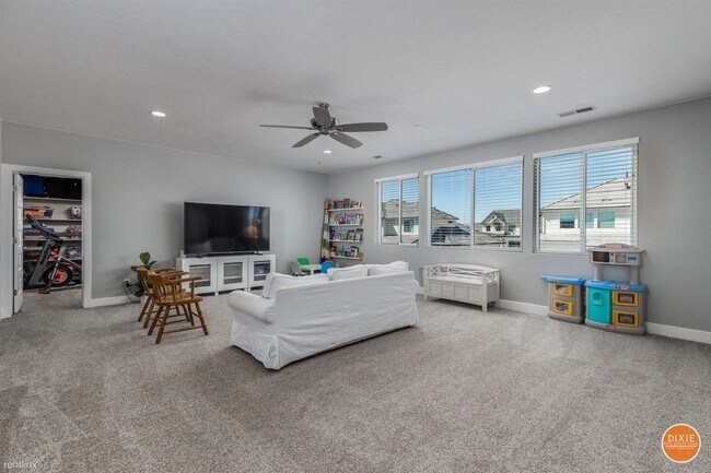 Foto del edificio - 5 br, 4.5 bath House - 2903 Sycamore Lane