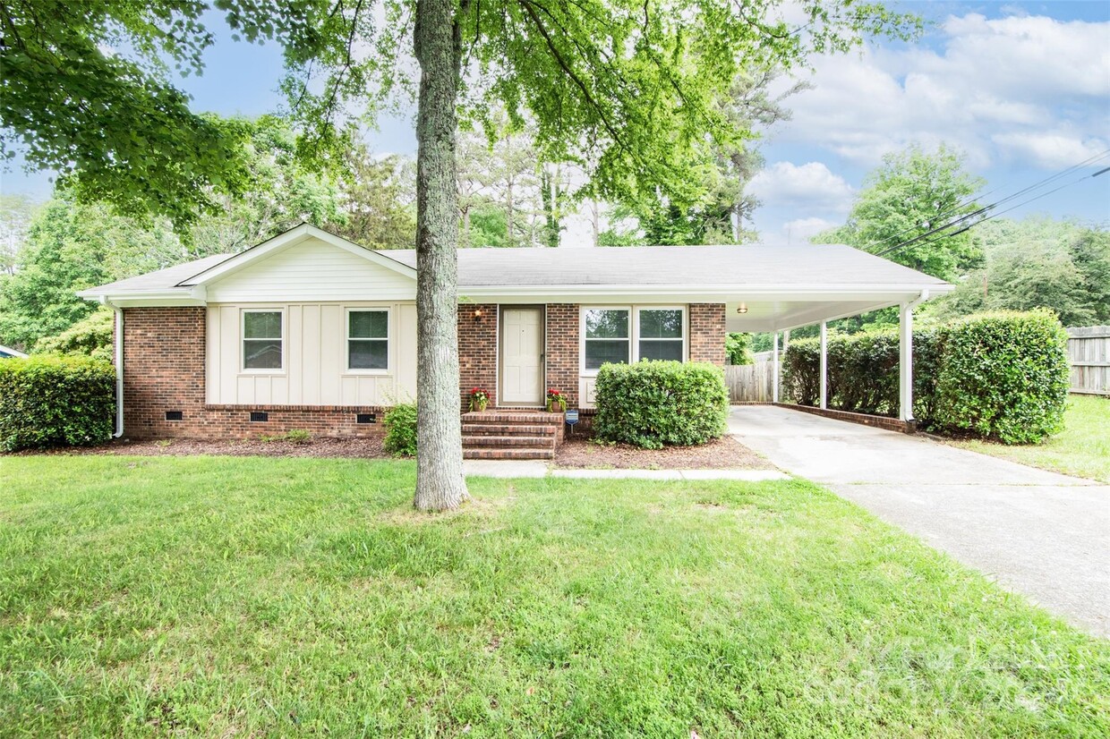 Primary Photo - 1453 Fox Run Dr