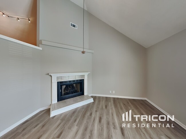 Building Photo - 109 Peak Hill Cir
