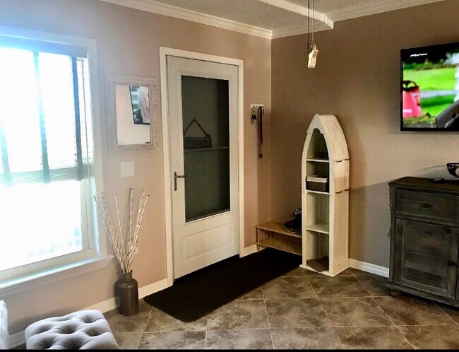 Foto del edificio - 9755 Harrell Ave