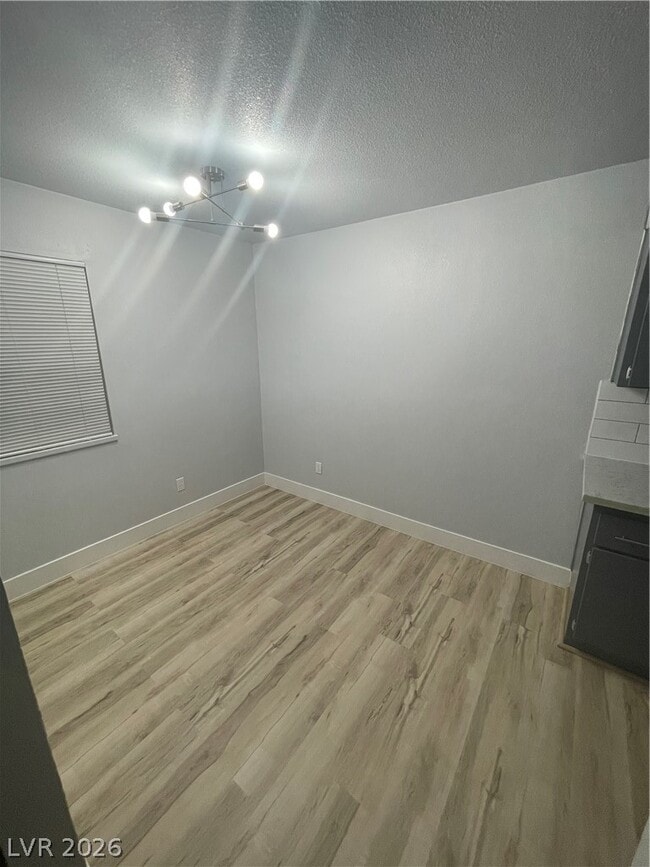 Foto del edificio - 466 E Sunset Rd