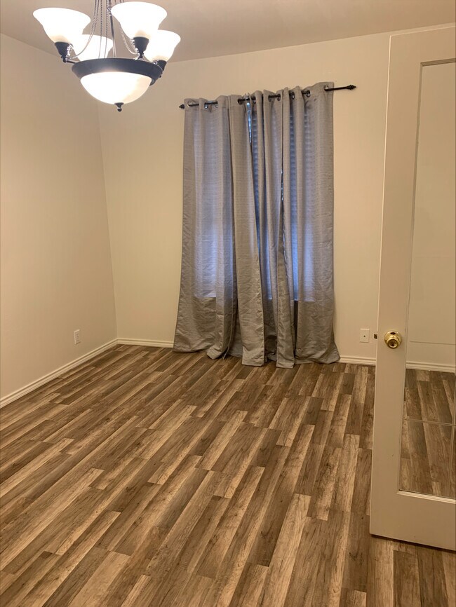 Building Photo - 2542 Lantana Bend