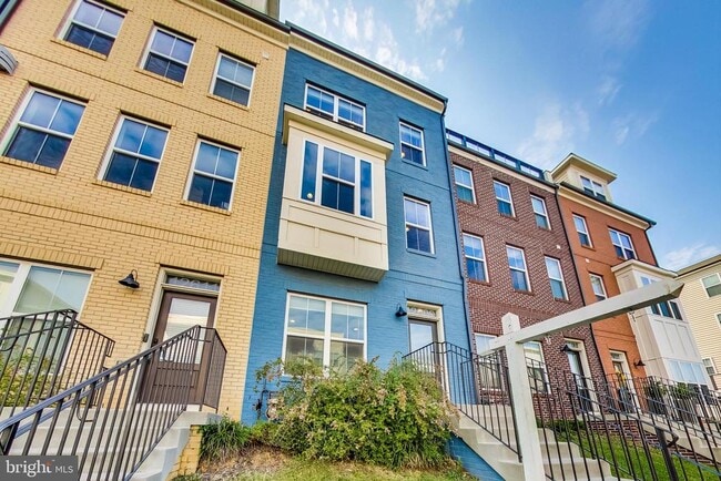 Building Photo - 12609 Macaulay St