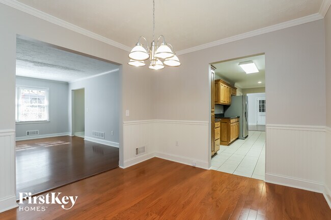 Foto del edificio - 2440 Thompson Mill Rd