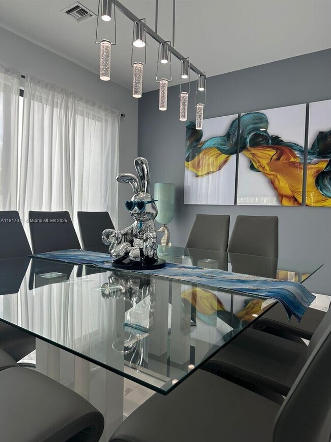 Foto del edificio - 2342 McKinley St