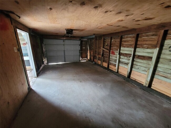Building Photo - 1623 Avenue N