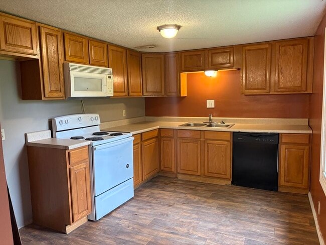 Kitchen - 312 S Elm St