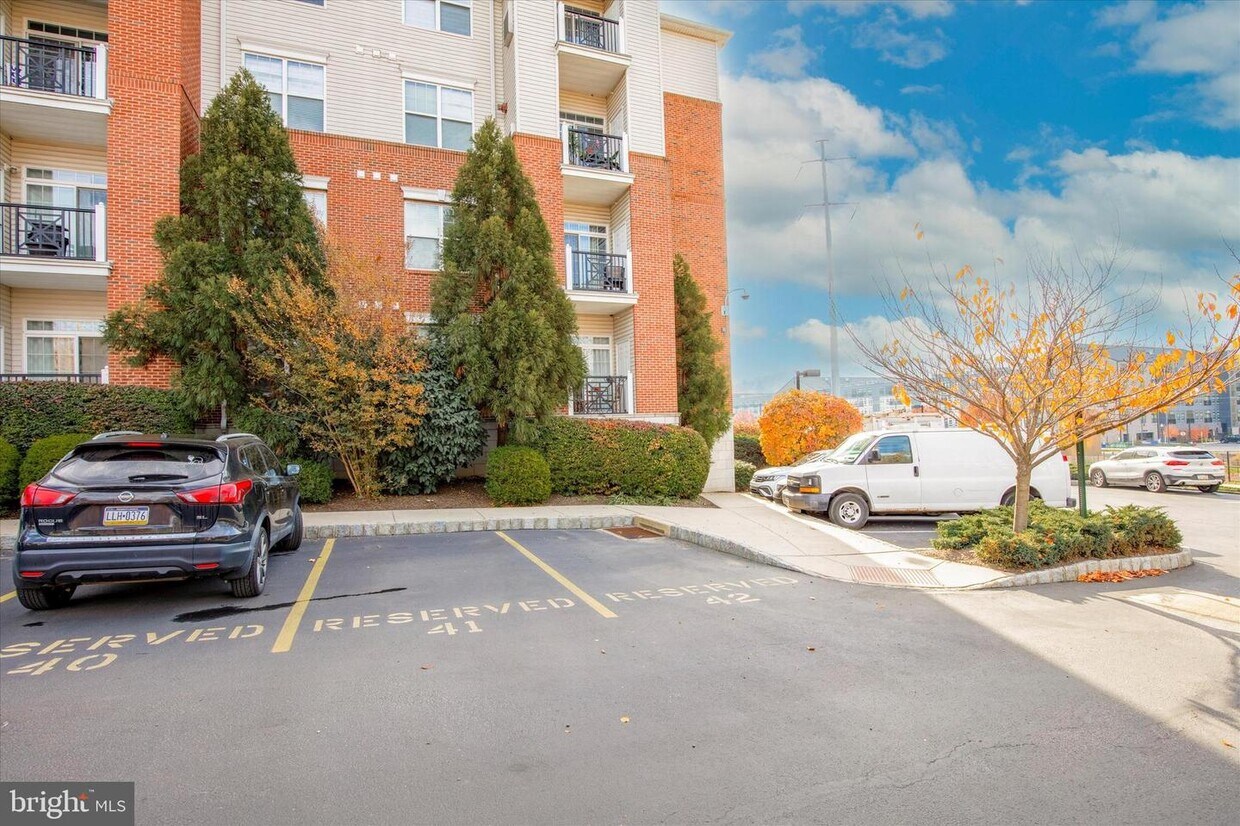 350 W Elm St Unit 3411, Conshohocken, PA 19428 Room for Rent in