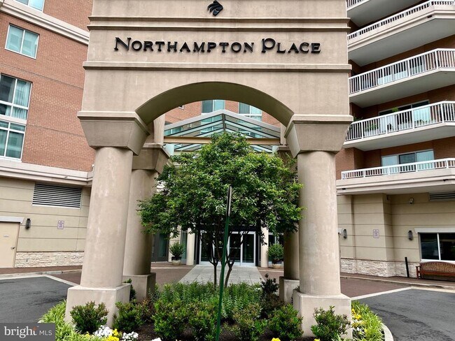 Foto del edificio - 3101 N Hampton Dr