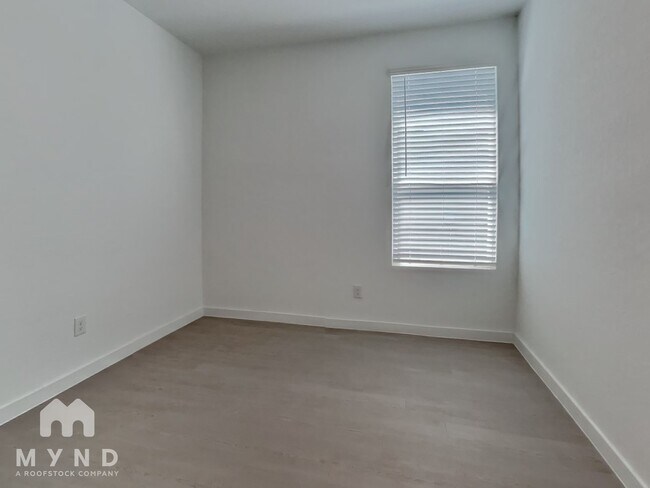 Building Photo - 10604 Ysasmendi Rdg