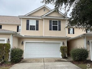 Building Photo - 1060 Fairway Ln