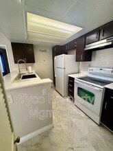 Building Photo - 772 Eastshore Terrace