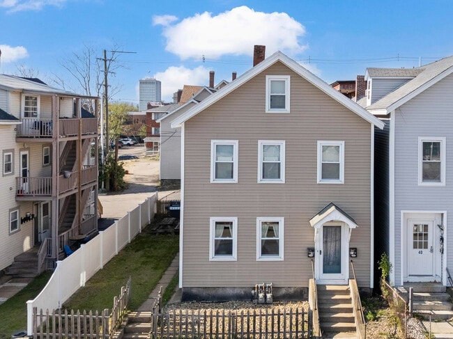 Building Photo - 38 Orange St