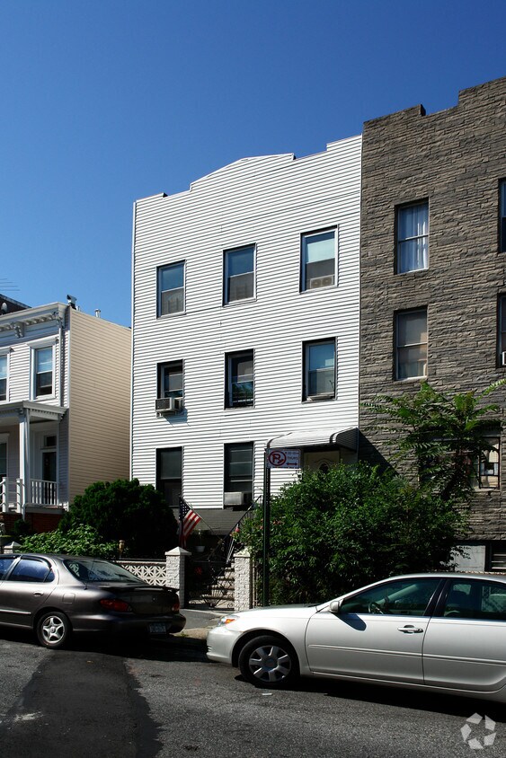 Primary Photo - 262 17th St