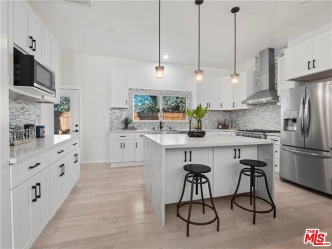 Building Photo - 17601 Rhoda St