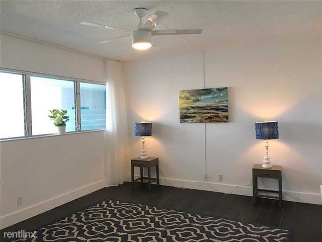 Building Photo - 3003 Terramar St