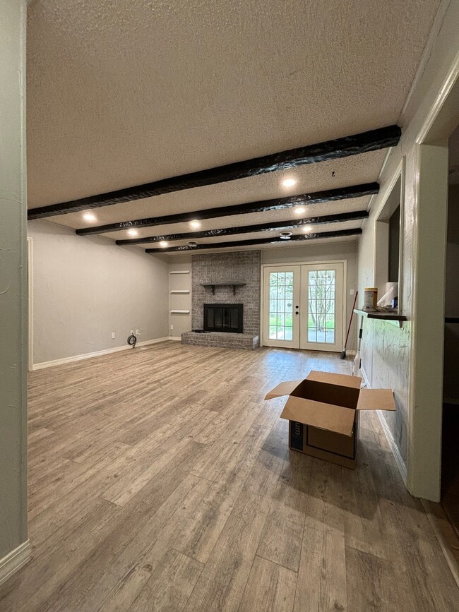 Living Room - 8612 S 31st Ter