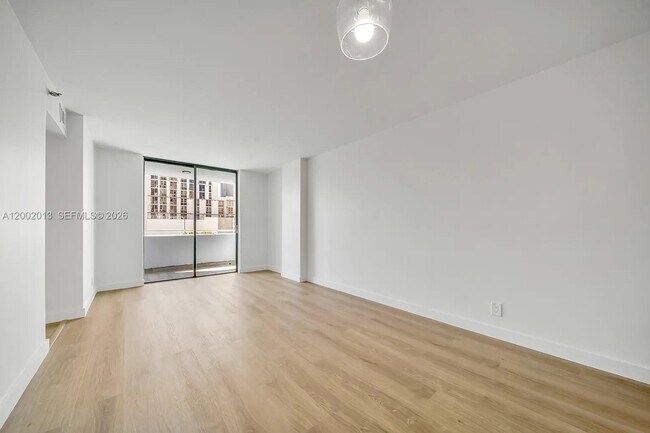 Foto del edificio - 501 SW 1st St