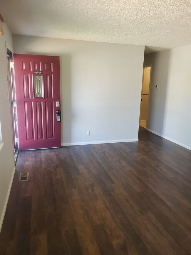 Building Photo - 5 bed 2 bath home in Northglenn
