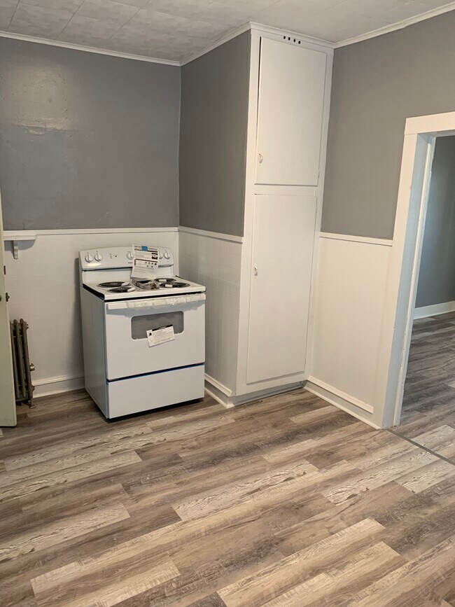 Kitchen - 220 W Mary St