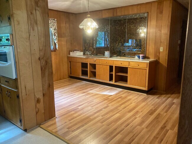 Foto del edificio - 3021 Spencer Heights Dr