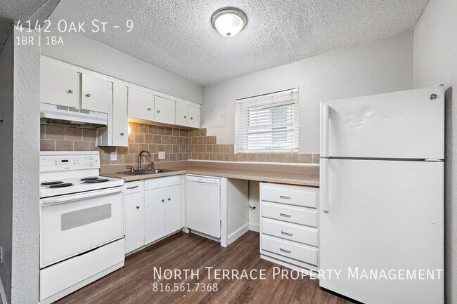 Building Photo - *RENT SPECIAL: lower your monthly rent fro...