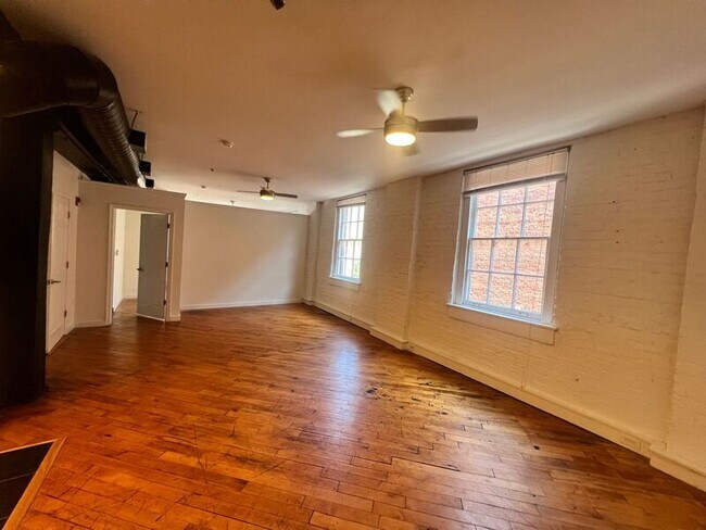 Foto del edificio - 21 S 13th St