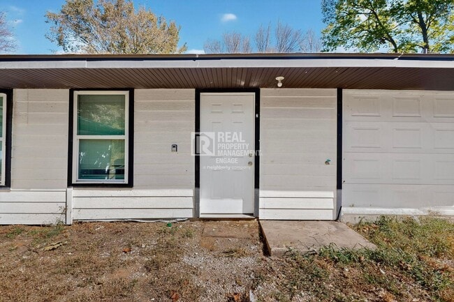 Foto del edificio - 631 W Baker St