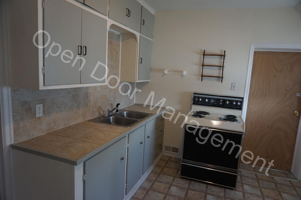 1340 Harrison Ave Unit A, Butte, MT 59701 Room for Rent in Butte, MT