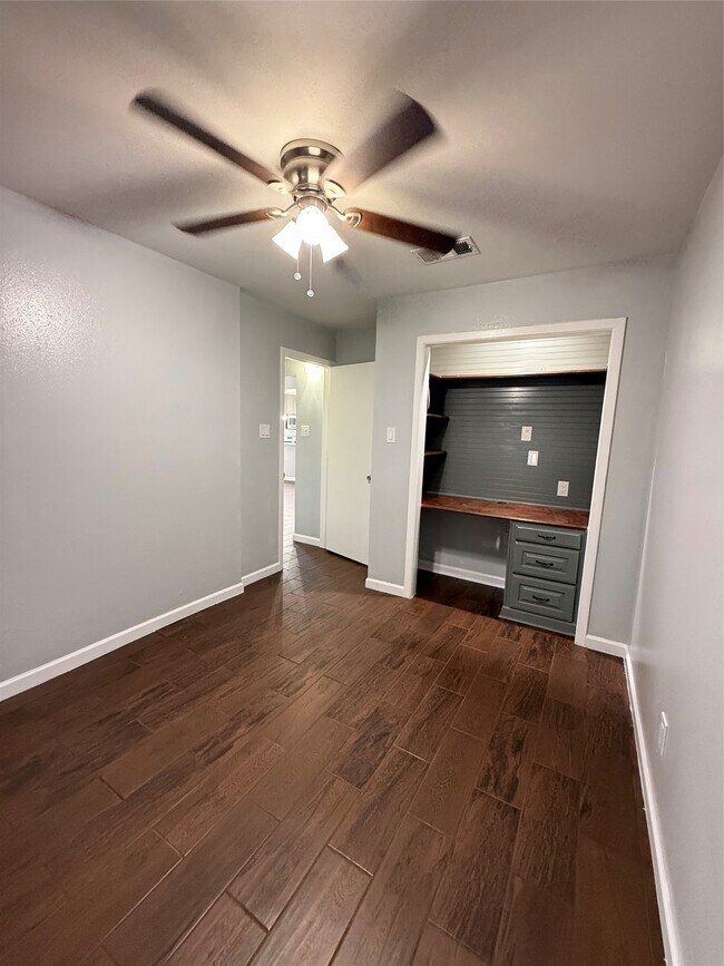Foto del edificio - 16118 Alden Ridge Dr
