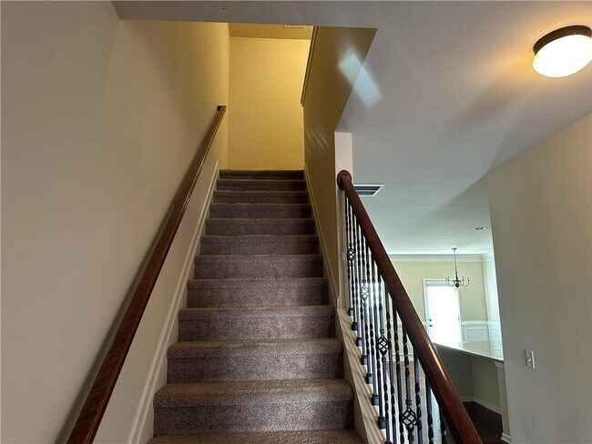 Building Photo - 2719 Morgan Glen Rd NE