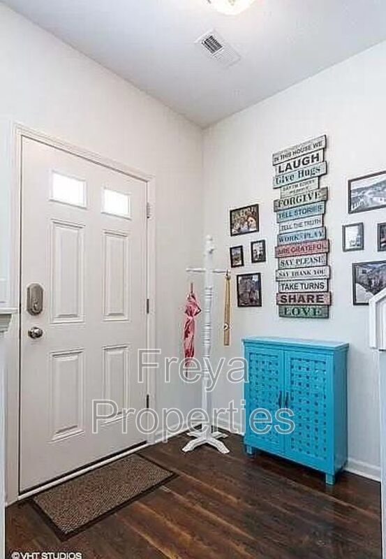 Building Photo - 150 80th St