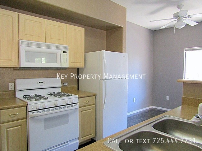 Building Photo - LOVELY 1 BEDROOM IN GATED SKY CANYON COMMU...