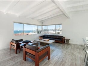 Building Photo - 224 39th St