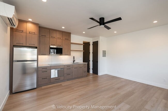 Building Photo - 3344 NW Celilo Ln