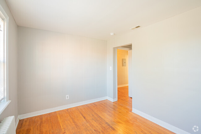 2BR, 1BA - Bloom Apartments II