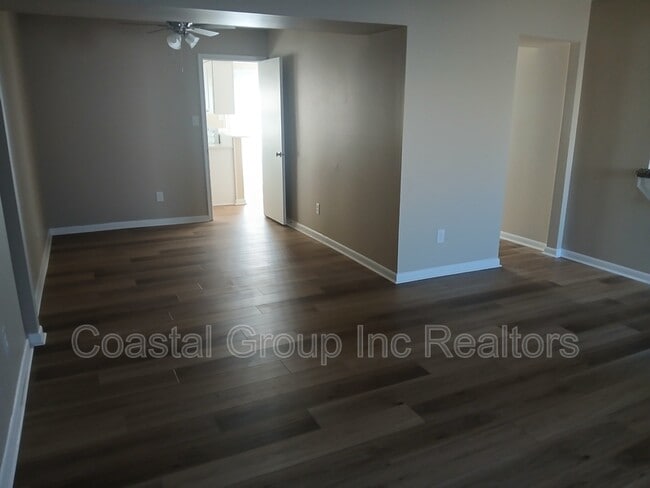 Building Photo - 412 Chinaberry Cir