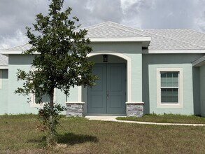 Building Photo - 4634 SW Athena Dr