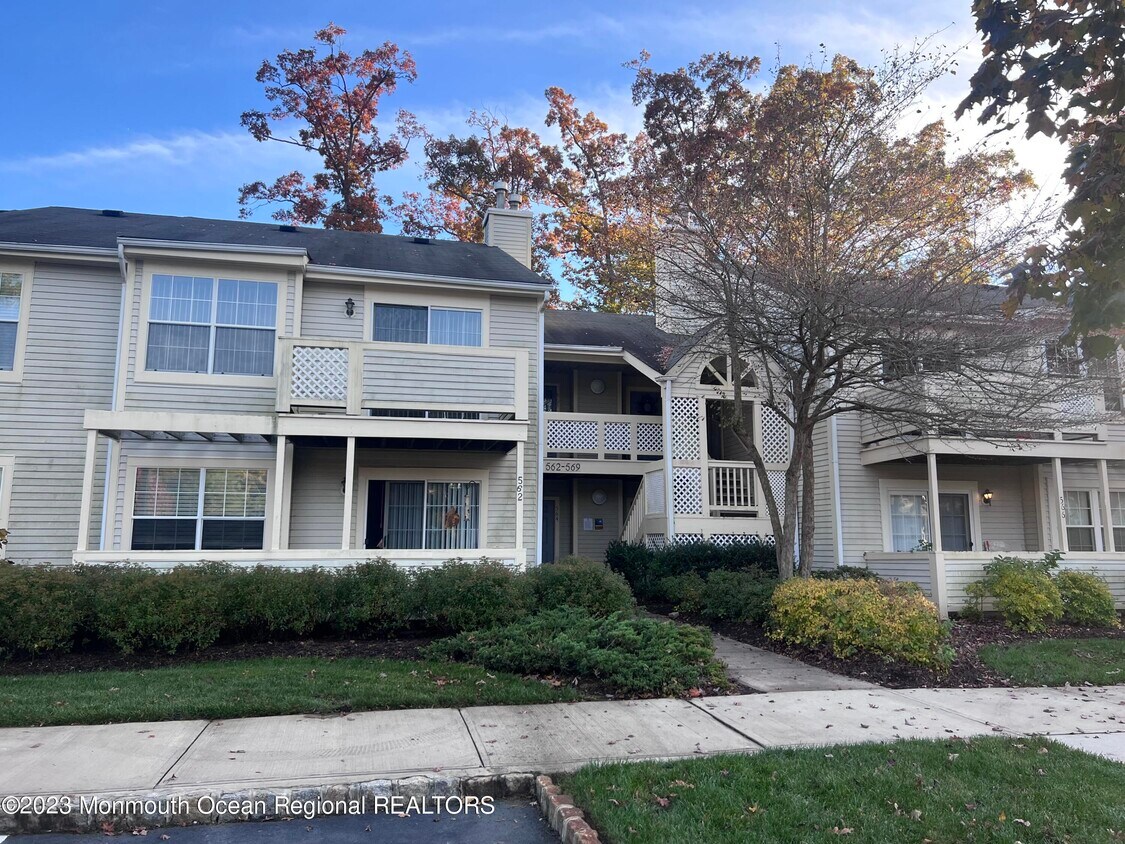 Foto principal - 563 Applewood Ct