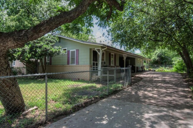 Foto del edificio - 4614 Bennett Ave