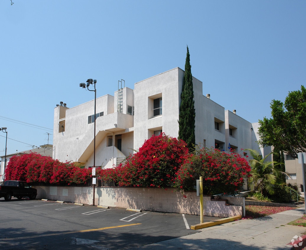 Building Photo - Ocean Breezes