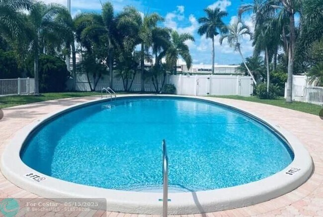 Foto del edificio - 1801 NE 62nd St