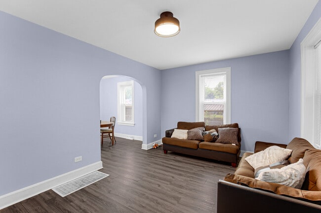 Foto del edificio - 16310 Carse Ave