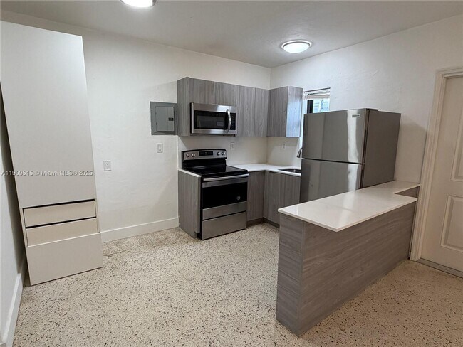 Foto del edificio - 600 SW 10th St