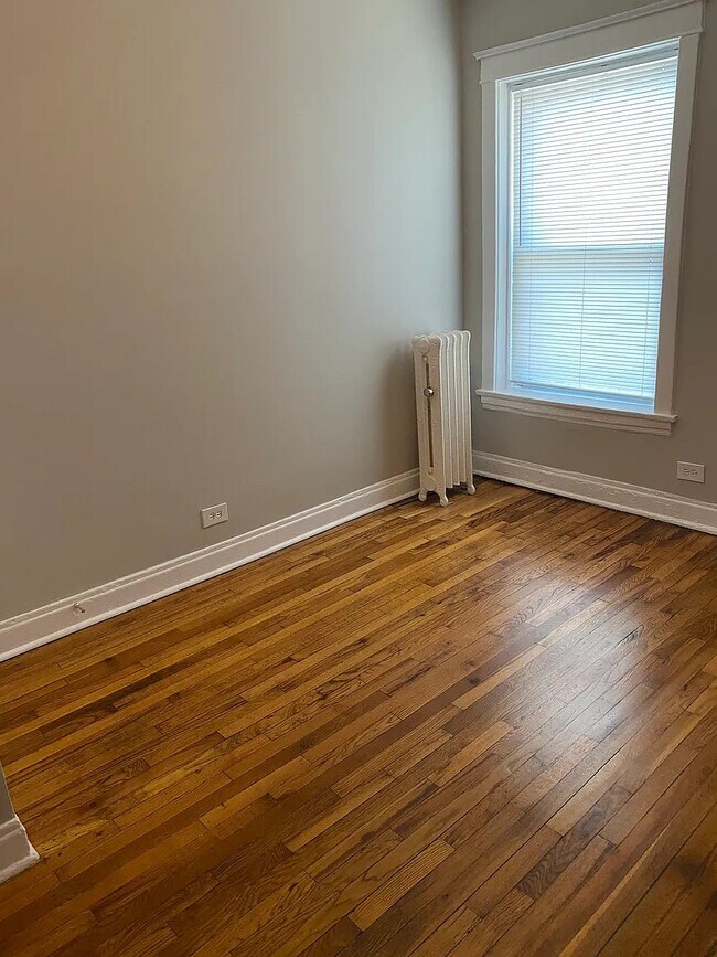 Foto del edificio - 4710 N Racine Ave