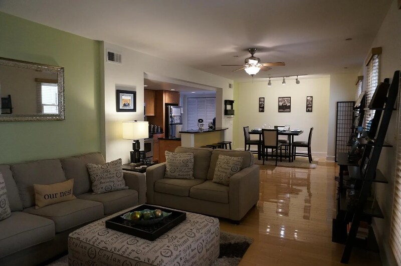 Foto principal - 400 E Walnut St