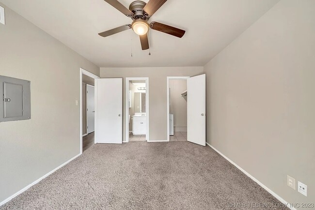 Foto del edificio - 6806 S Toledo Ave